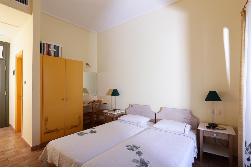 Eleonas Hotel Rovies Quarto foto